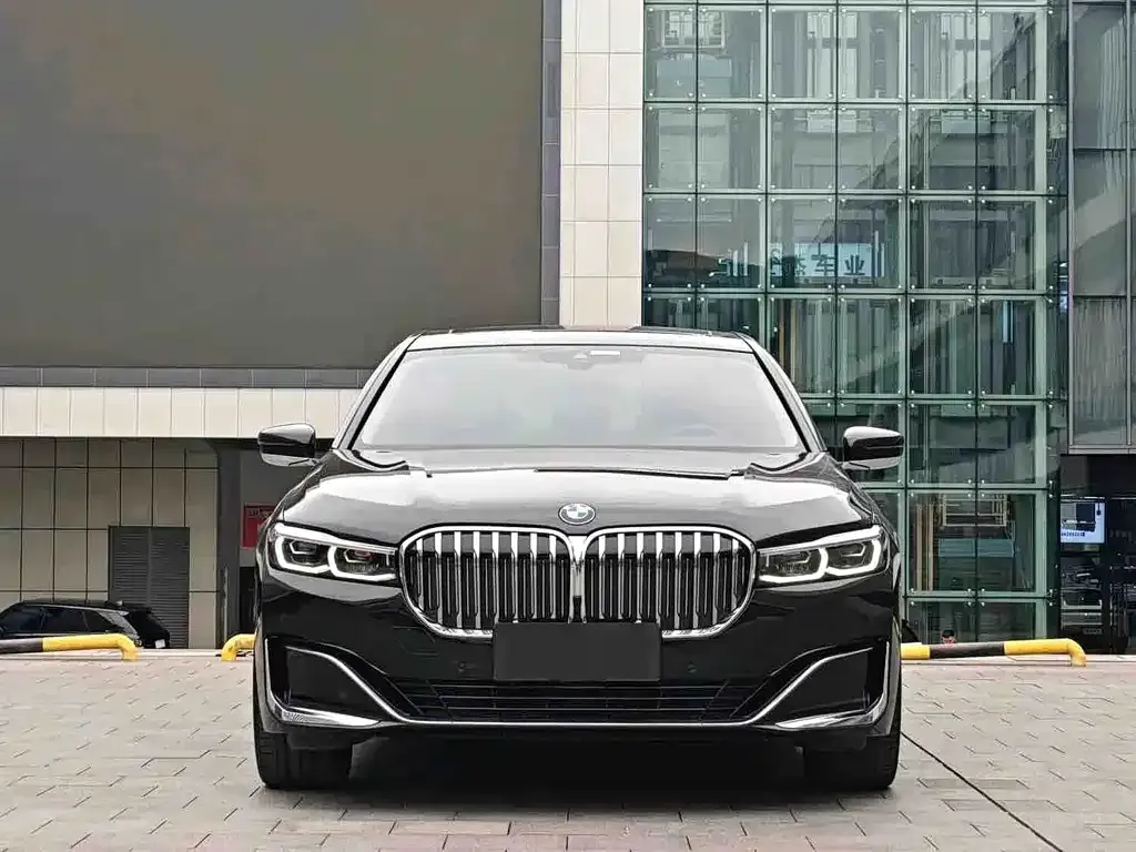 BMW 7 Series — фото 4