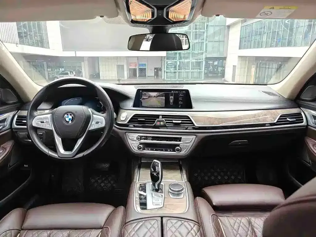 BMW 7 Series — фото 6
