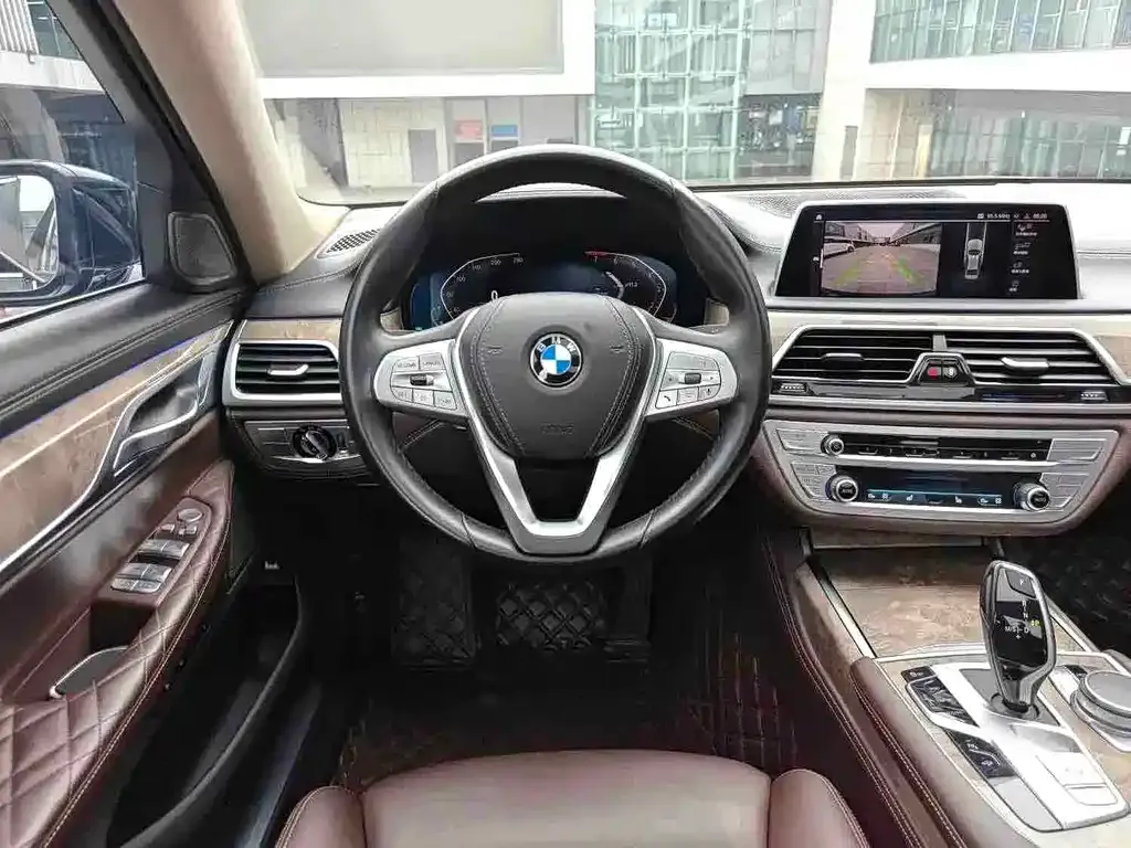 BMW 7 Series — фото 5