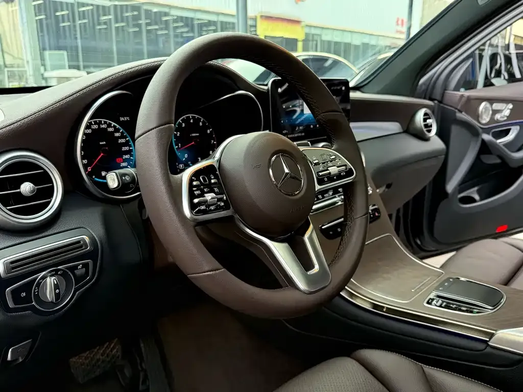 Mercedes-Benz GLC — фото 2