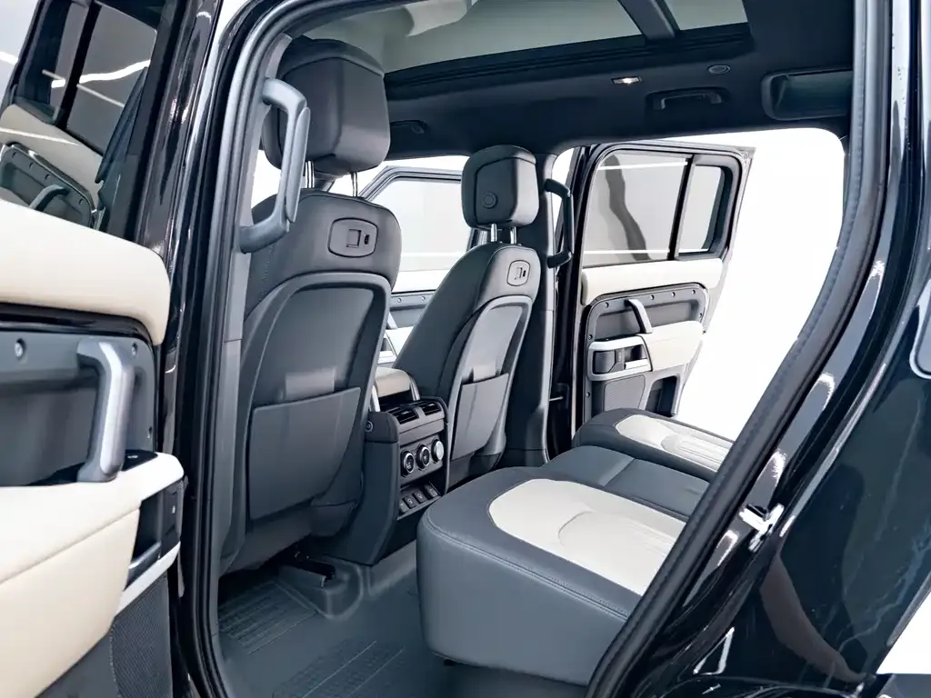 Land Rover Defender — фото 8