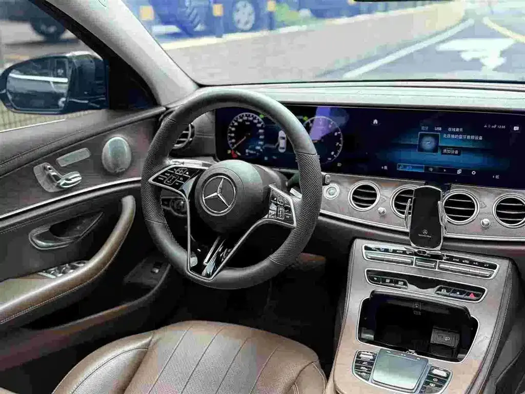 Mercedes-Benz E-Class — фото 8