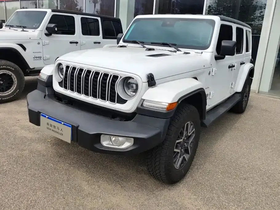 Jeep Wrangler — фото 1