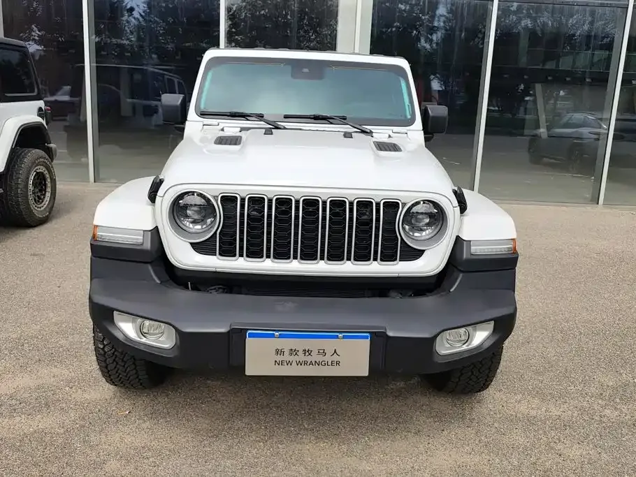 Jeep Wrangler — фото 7