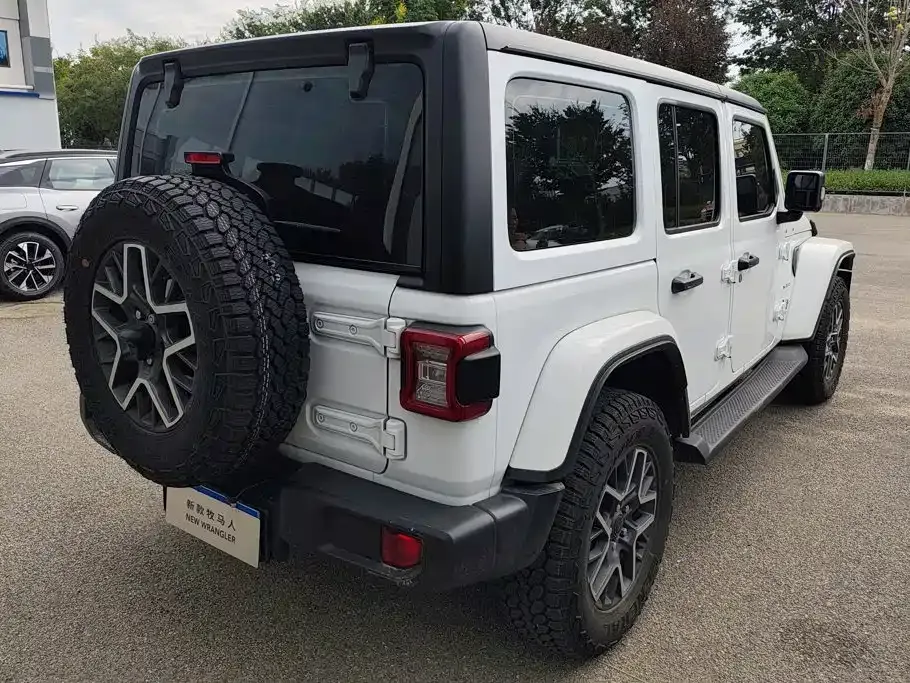 Jeep Wrangler — фото 10