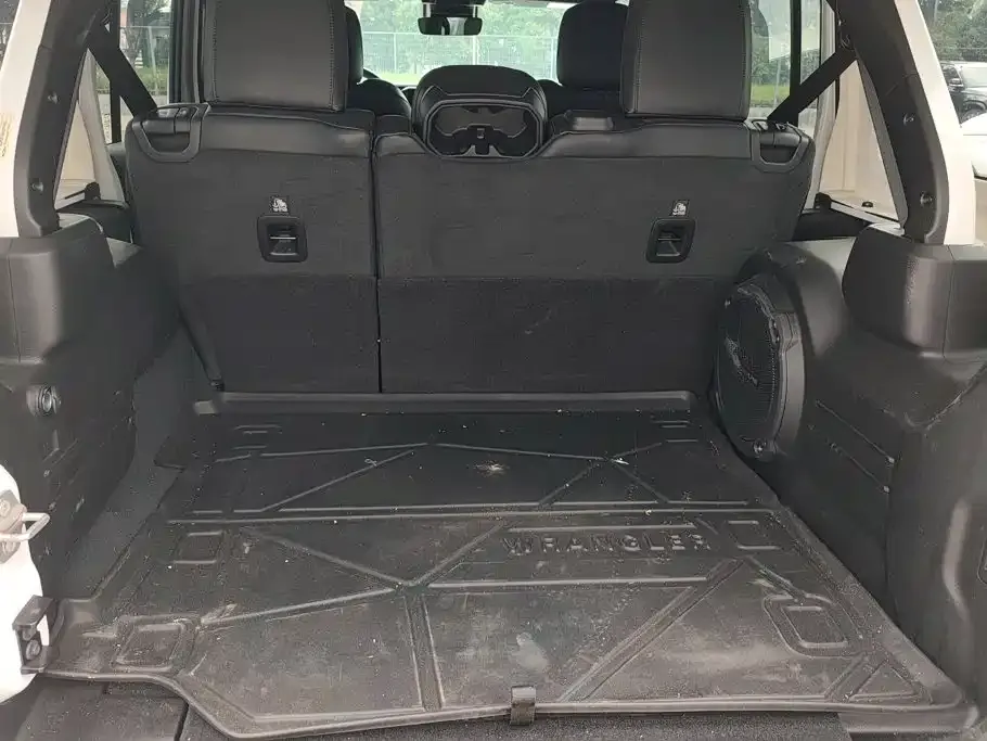 Jeep Wrangler — фото 4
