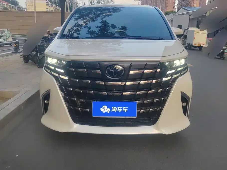 Toyota Alphard — фото 8