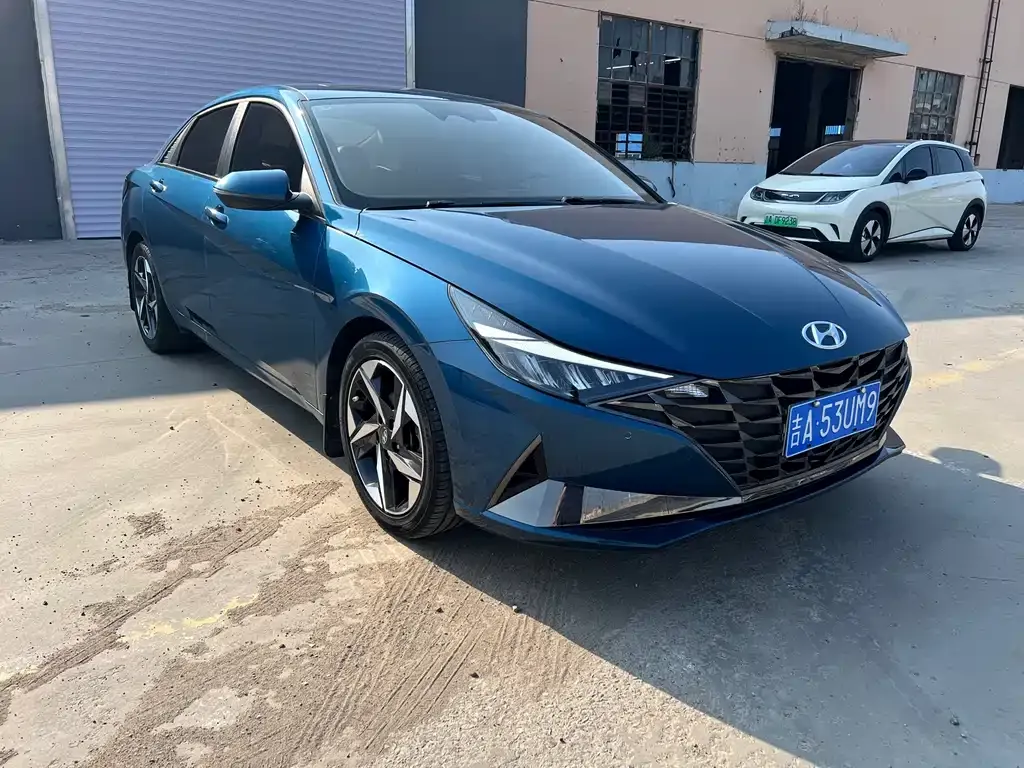 Hyundai Elantra — фото 4
