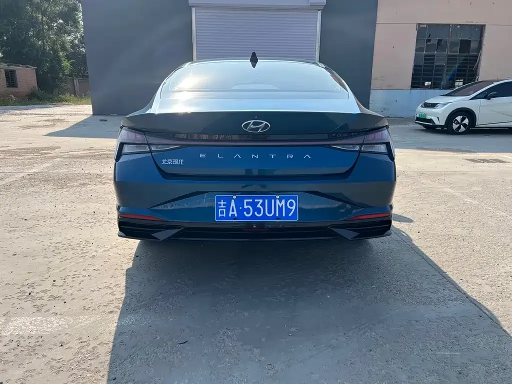 Hyundai Elantra — фото 3