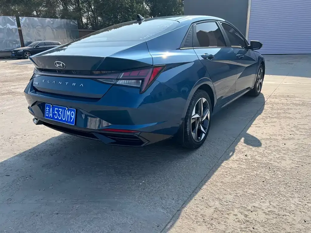 Hyundai Elantra — фото 7