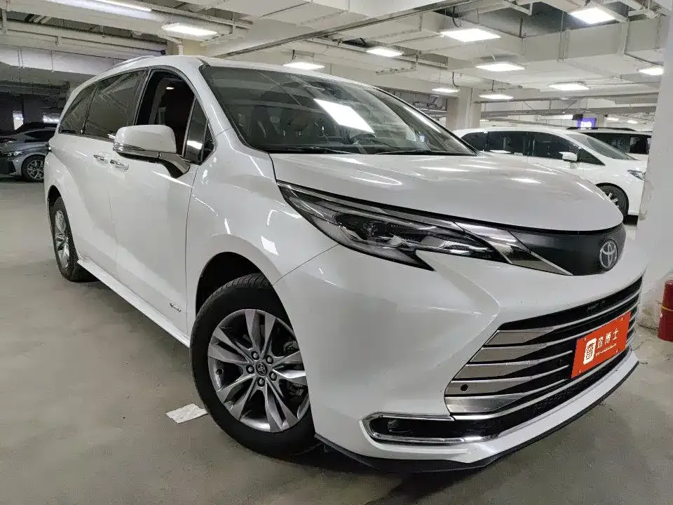 Toyota Sienna — фото 7