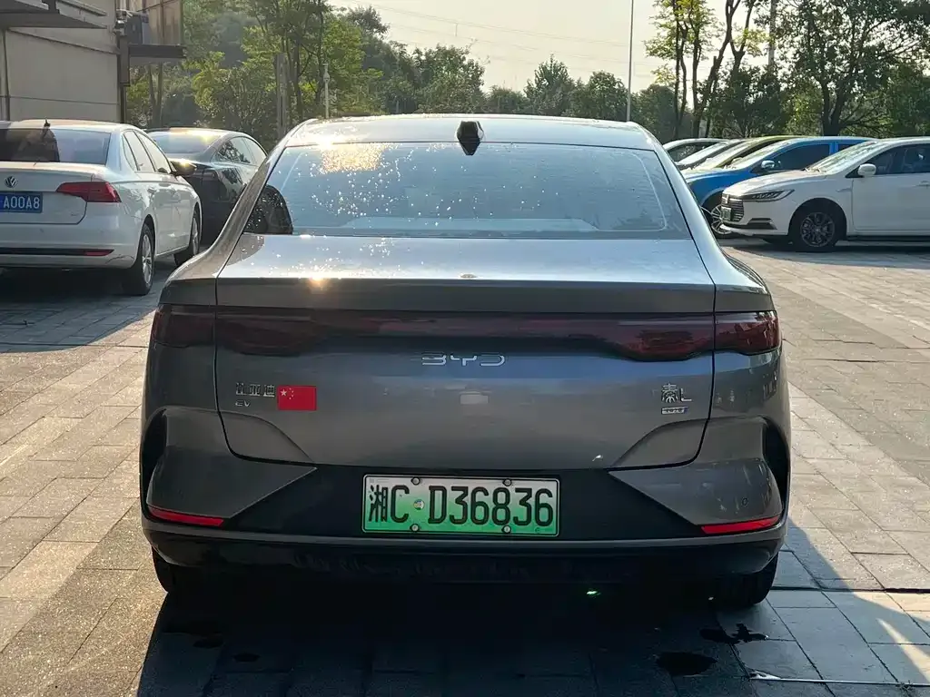 BYD Qin L — фото 8