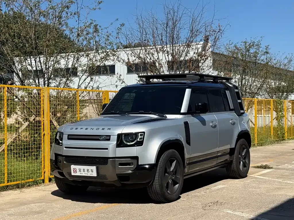 Land Rover Defender — фото 1