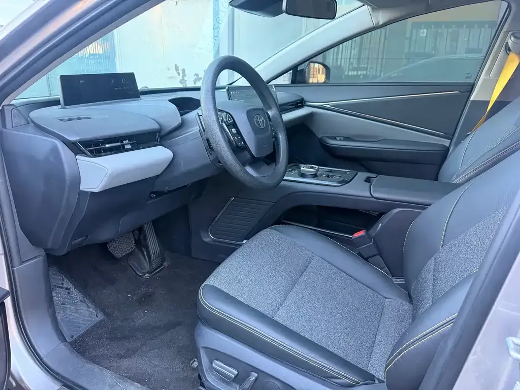 Toyota bZ5 — фото 10