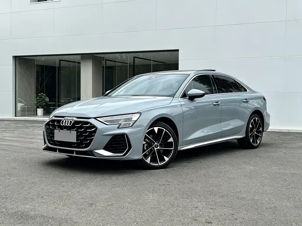 Audi A3 — фото 1