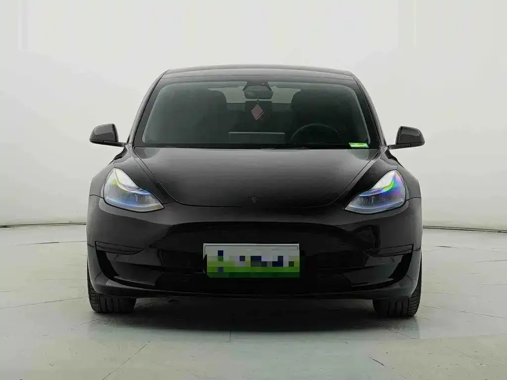 Tesla Model 3 — фото 4