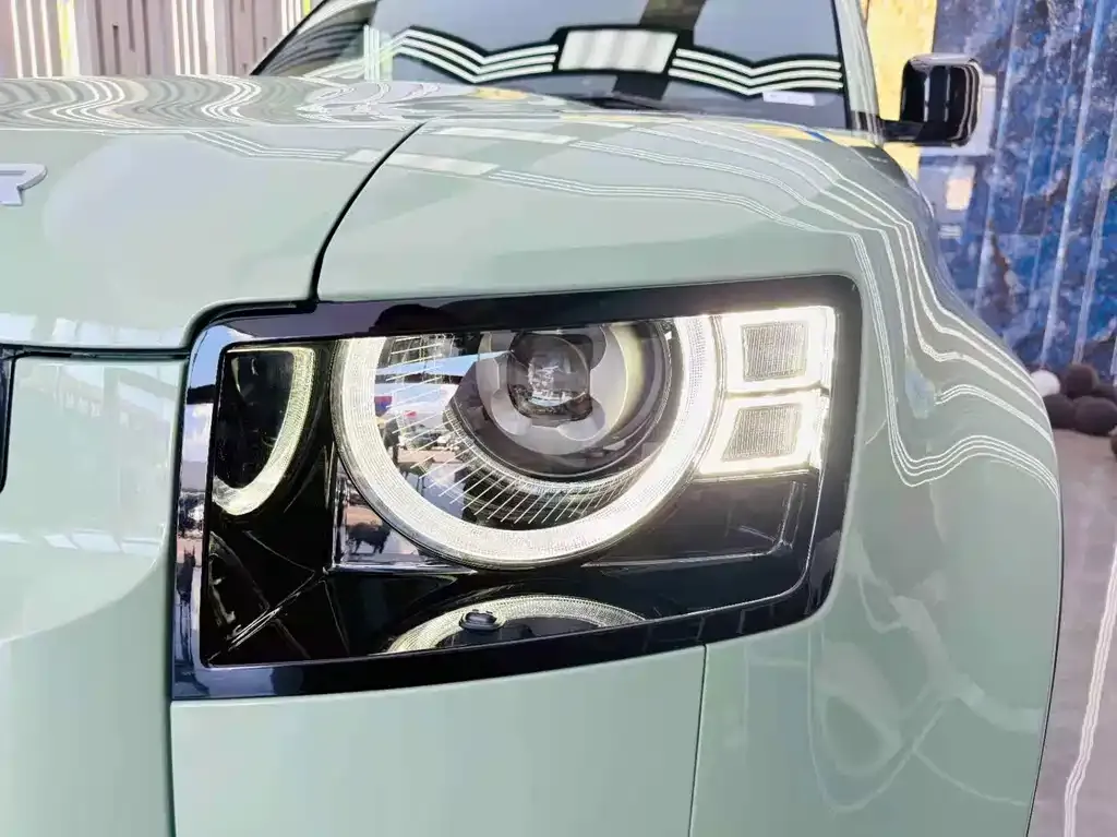 Land Rover Defender — фото 4