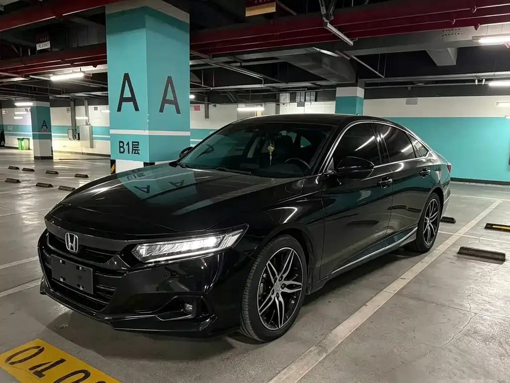 Honda Accord — фото 1