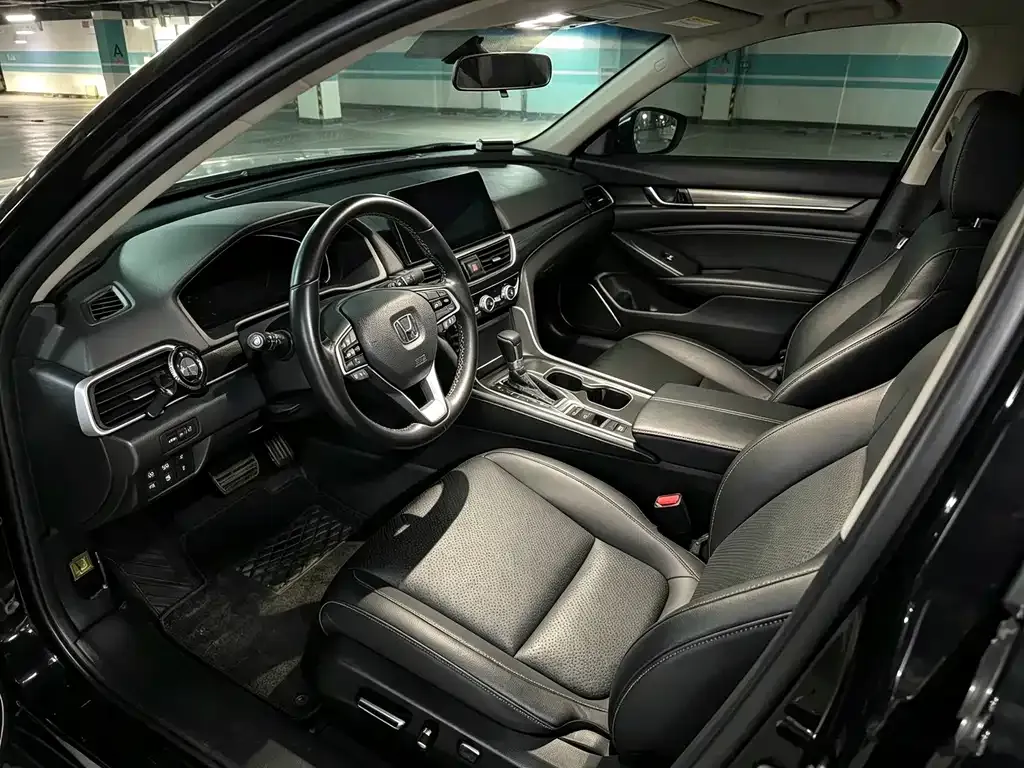 Honda Accord — фото 9
