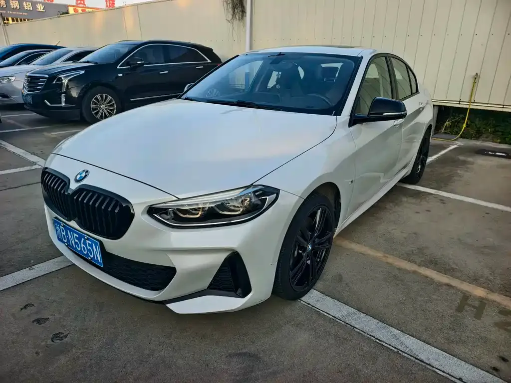 BMW 1 Series — фото 1