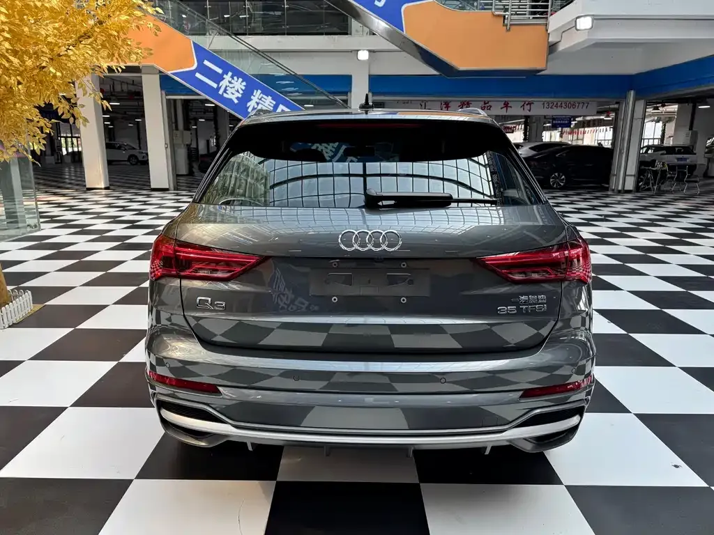 Audi Q3 — фото 10