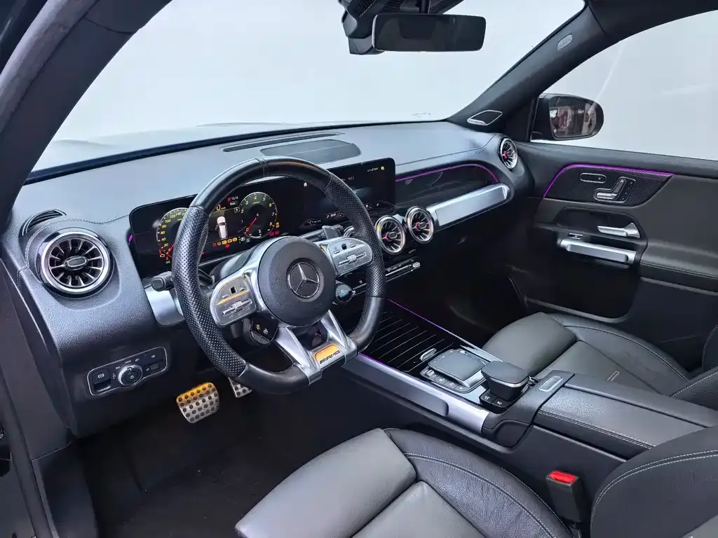 Mercedes-Benz GLB AMG — фото 8