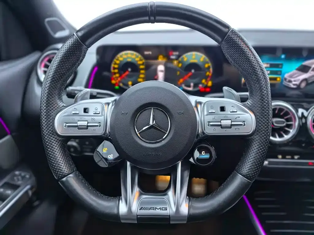 Mercedes-Benz GLB AMG — фото 6