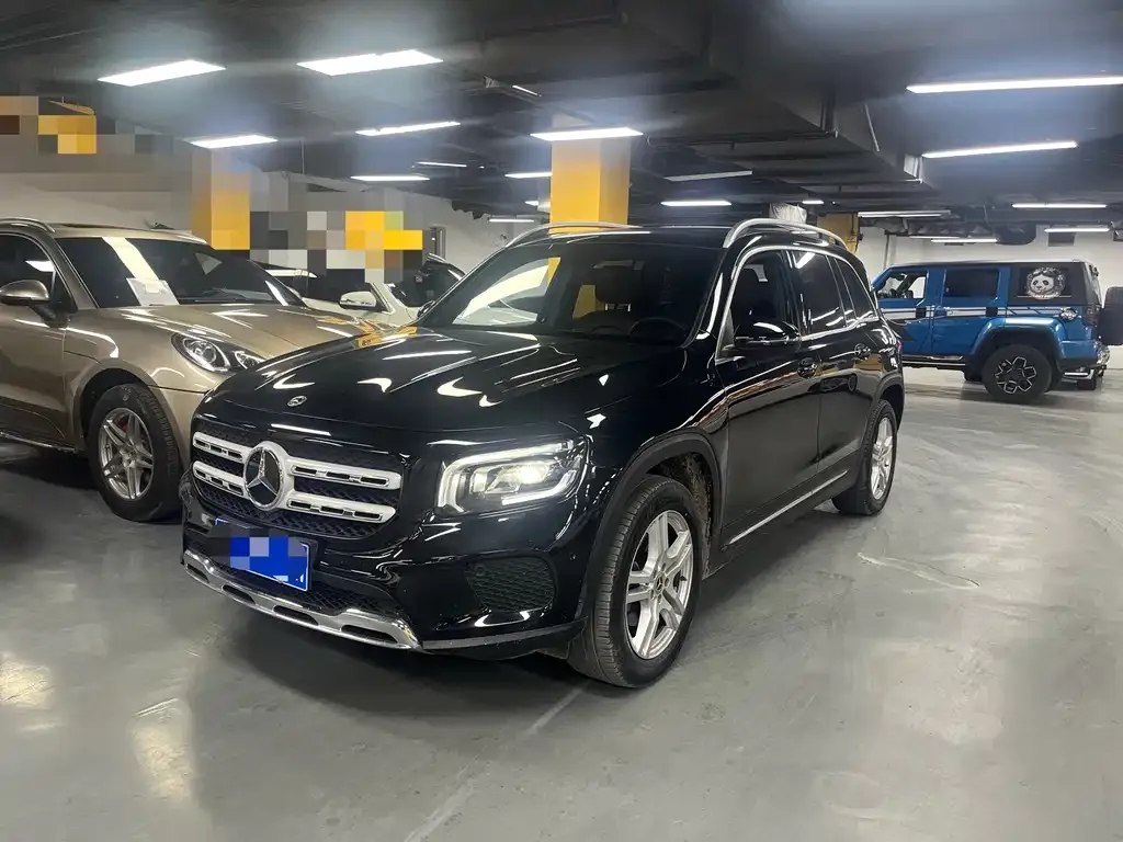 Mercedes-Benz GLB — фото 1