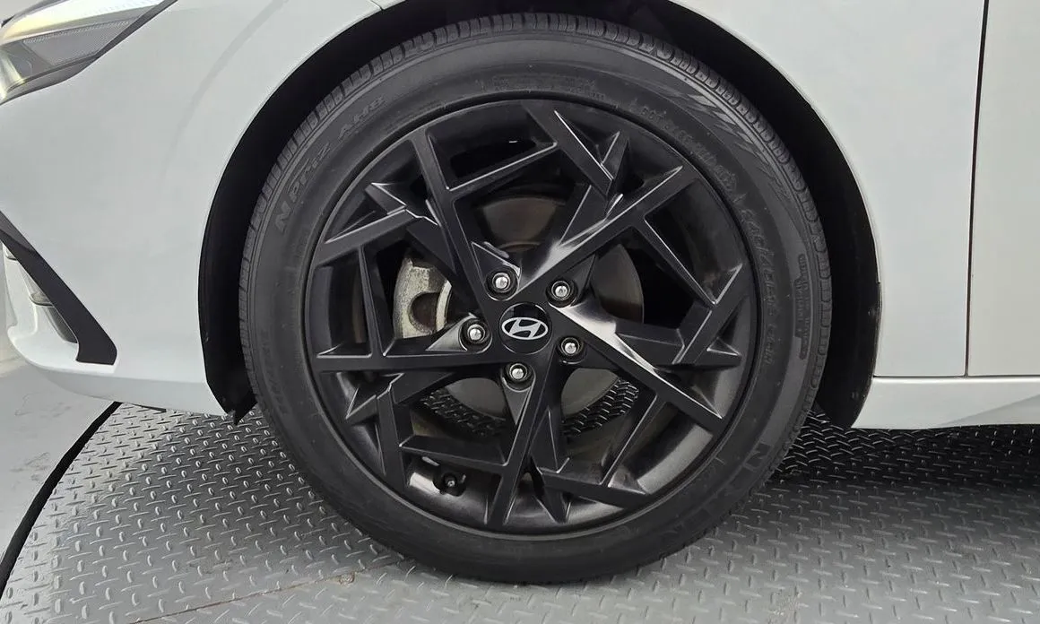 Hyundai AVANTE — фото 9