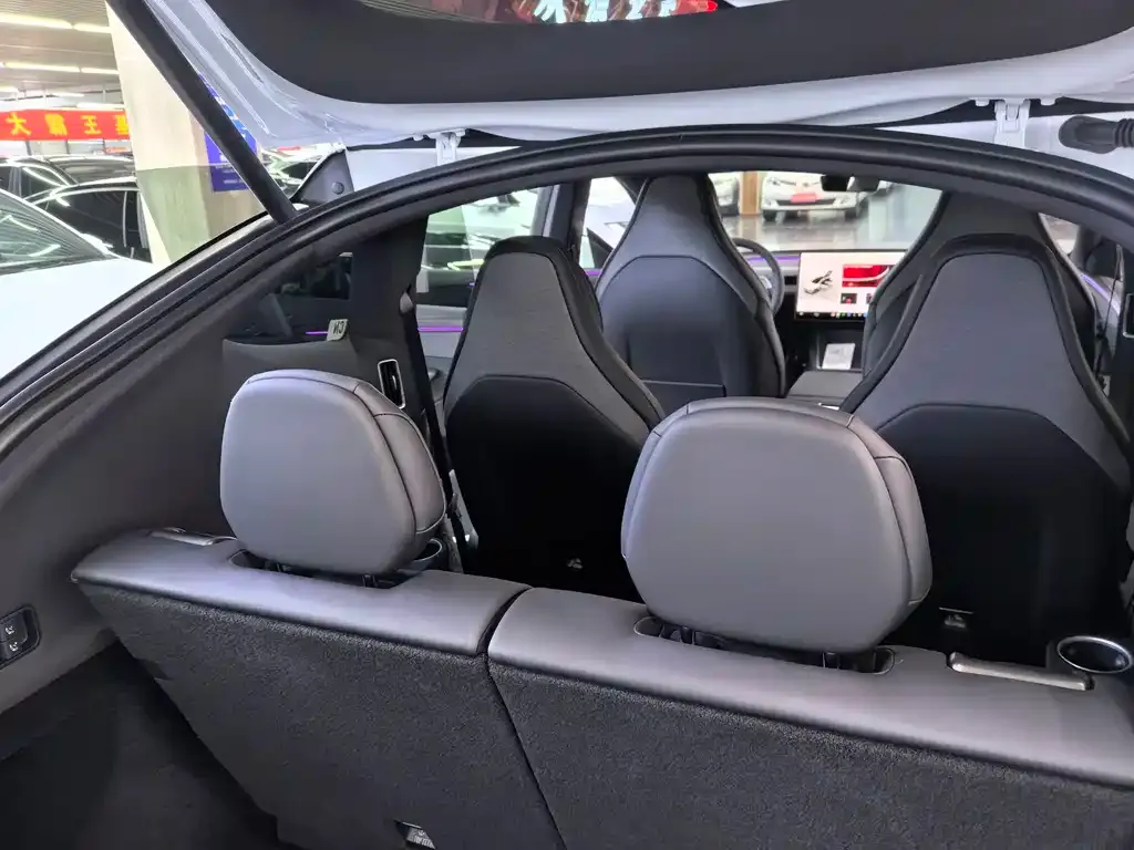 Tesla Model Y L — фото 2