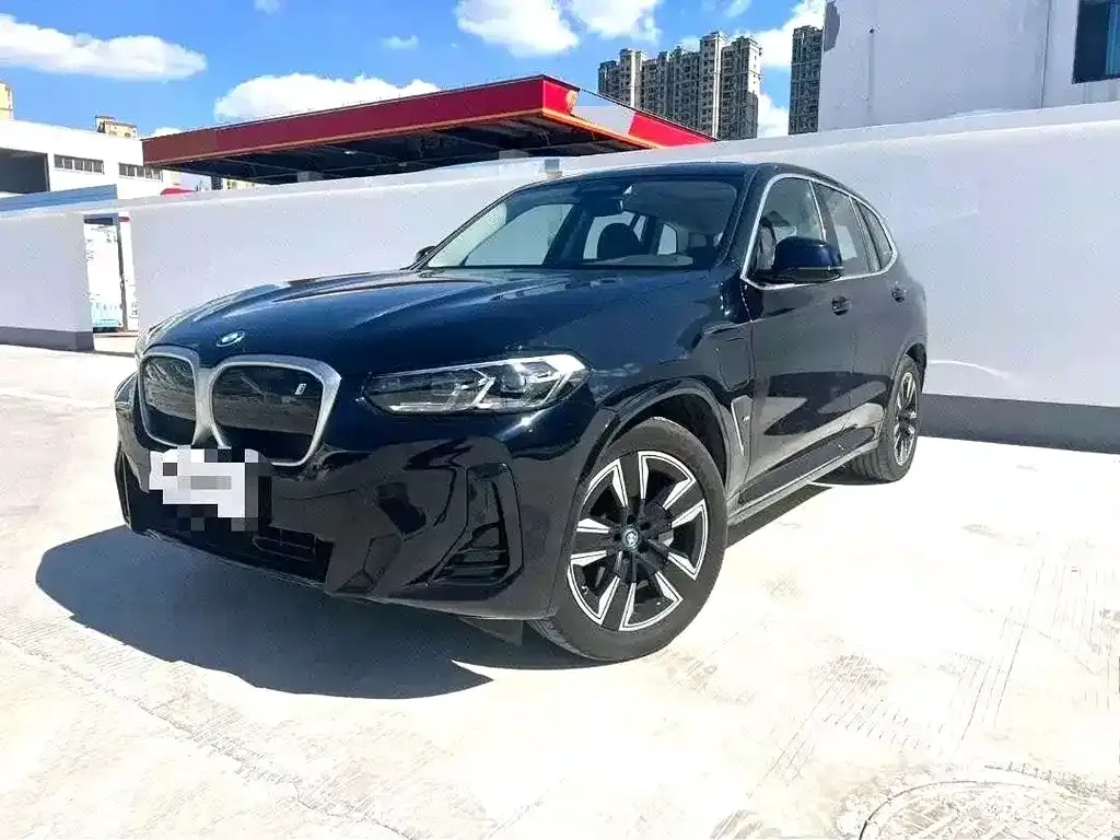 BMW iX3 — фото 1