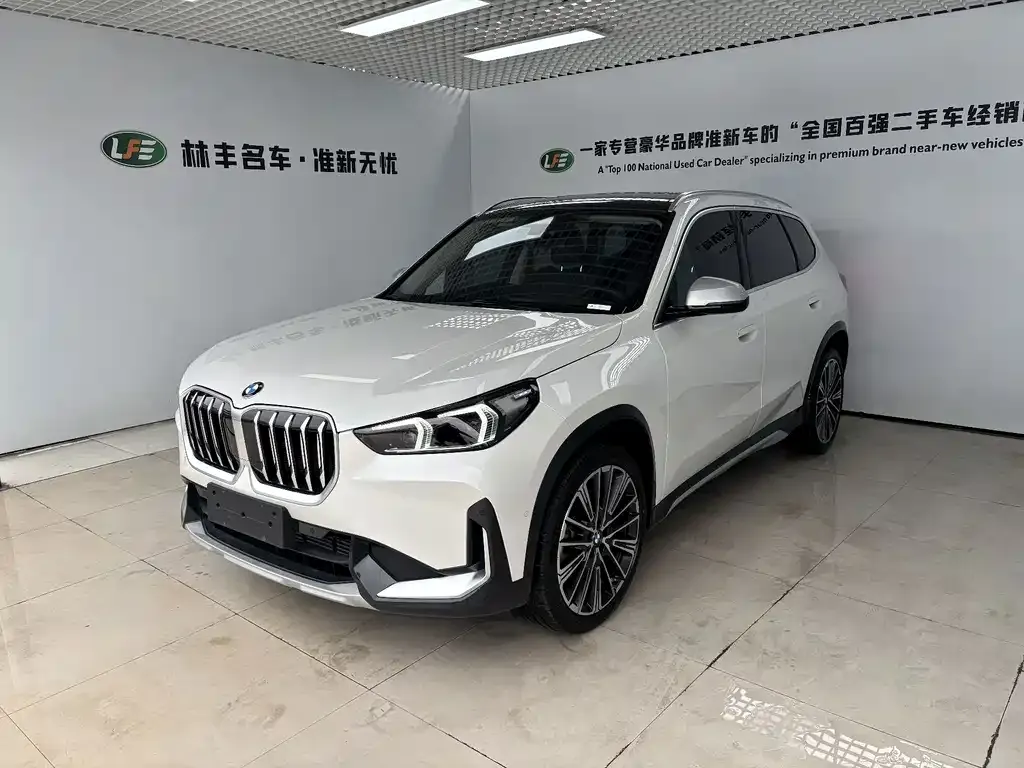 BMW X1 — фото 1