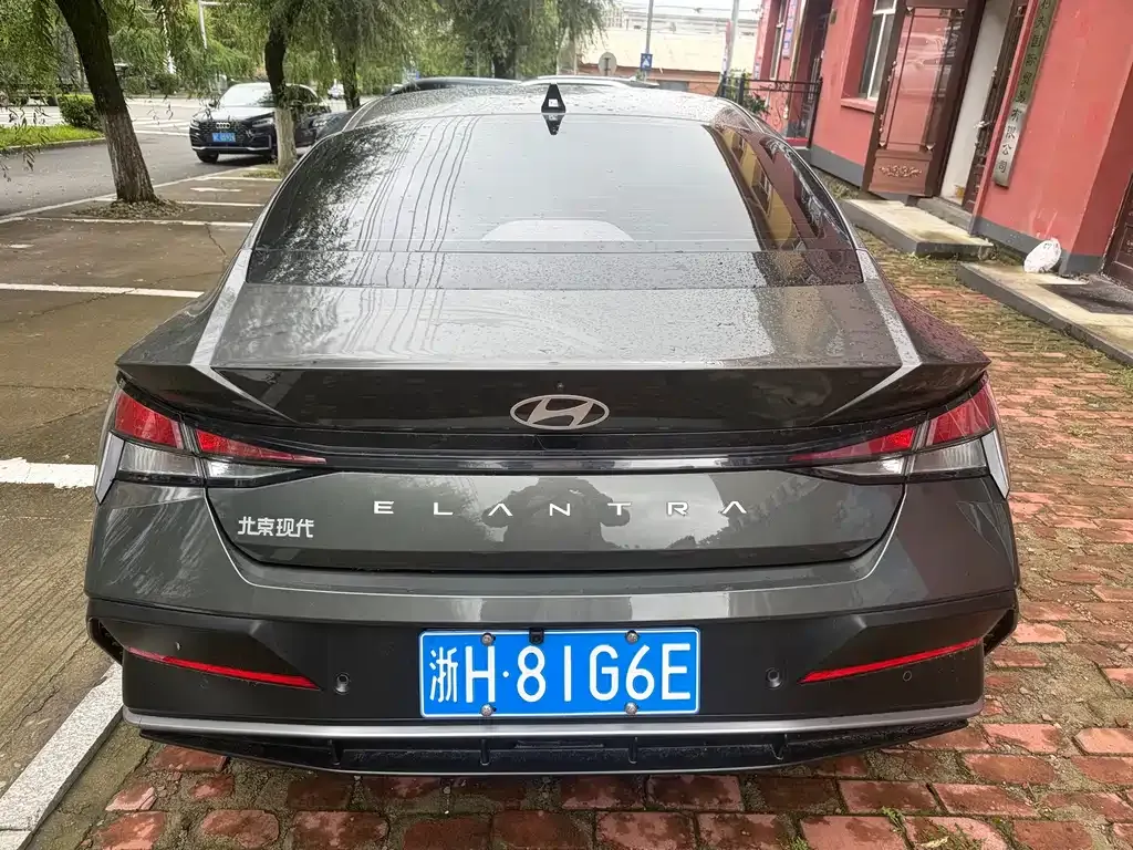 Hyundai Elantra — фото 10