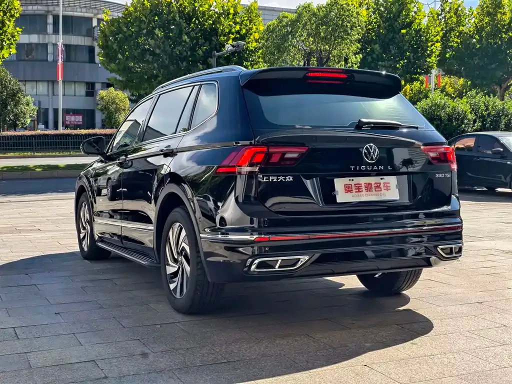 Volkswagen Tiguan L — фото 8