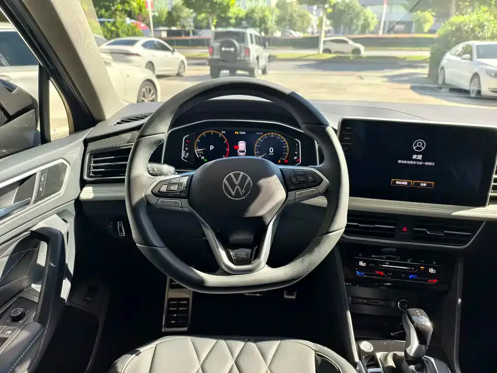 Volkswagen Tiguan L — фото 4
