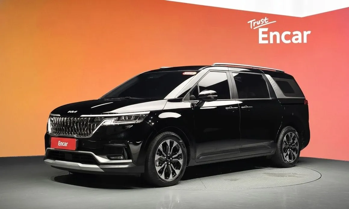 Kia Carnival — фото 1