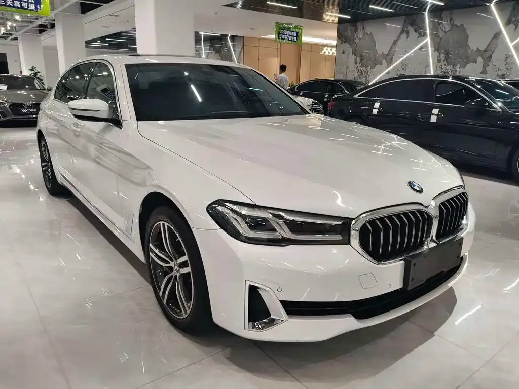 BMW 5 Series — фото 9