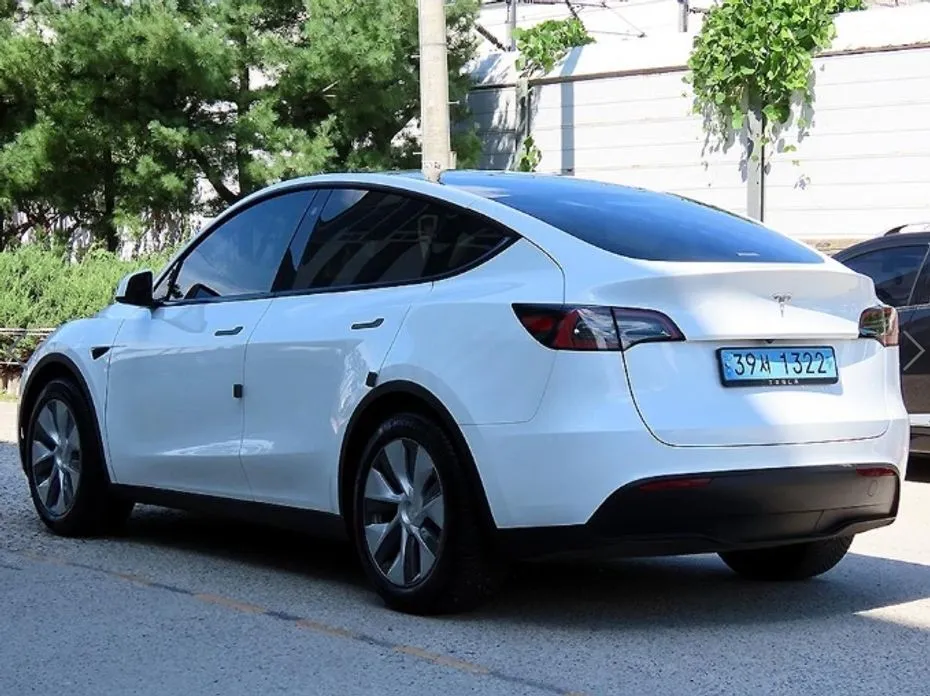 Tesla Model Y — фото 9