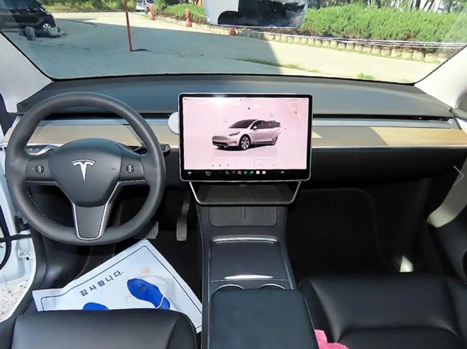 Tesla Model Y — фото 6