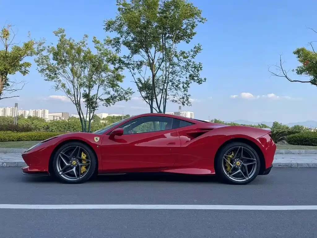 Ferrari F8 — фото 3