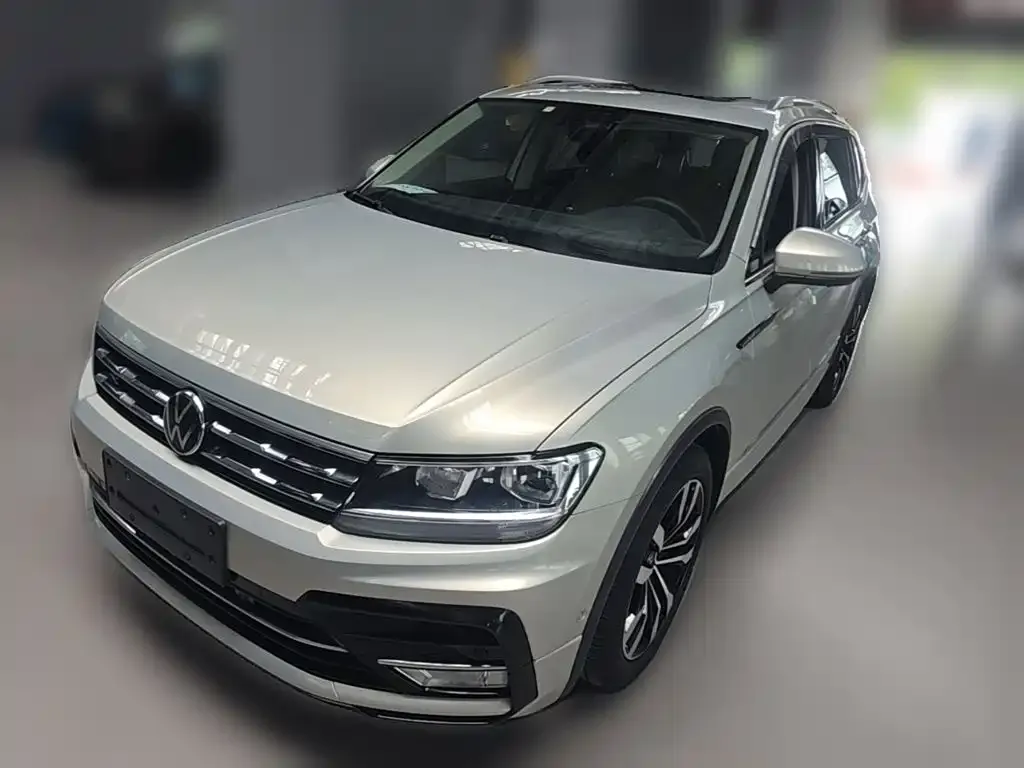 Volkswagen Tiguan L — фото 1