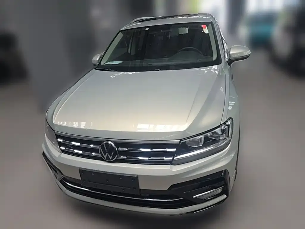 Volkswagen Tiguan L — фото 2