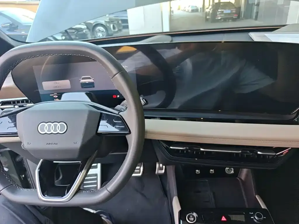 Audi Q6L e-tron — фото 5