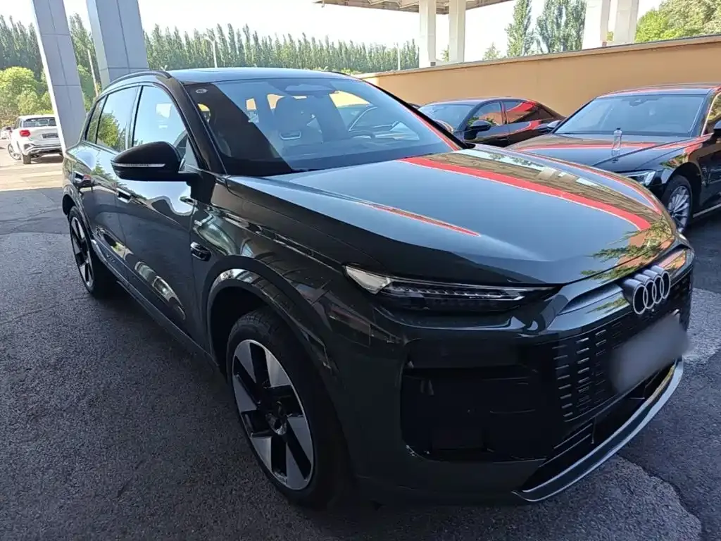 Audi Q6L e-tron — фото 4