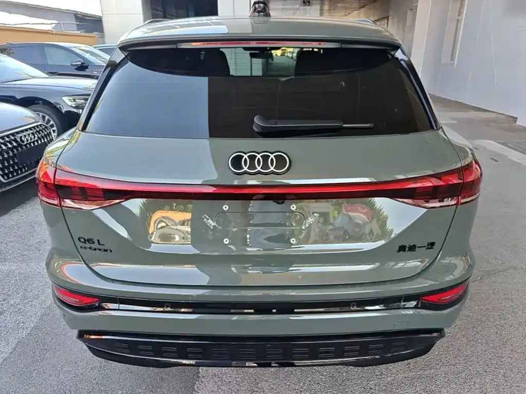 Audi Q6L e-tron — фото 8