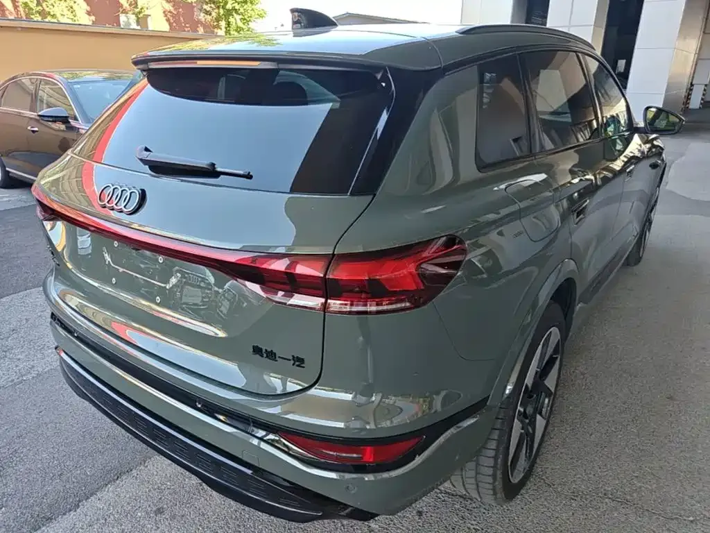 Audi Q6L e-tron — фото 3