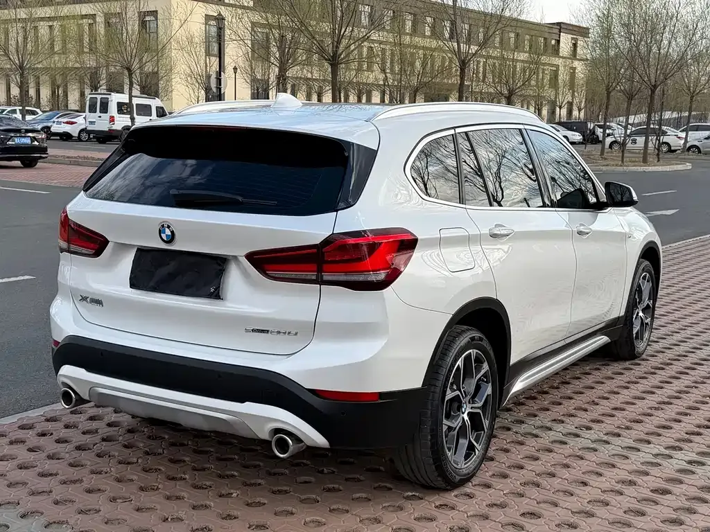 BMW X1 — фото 9