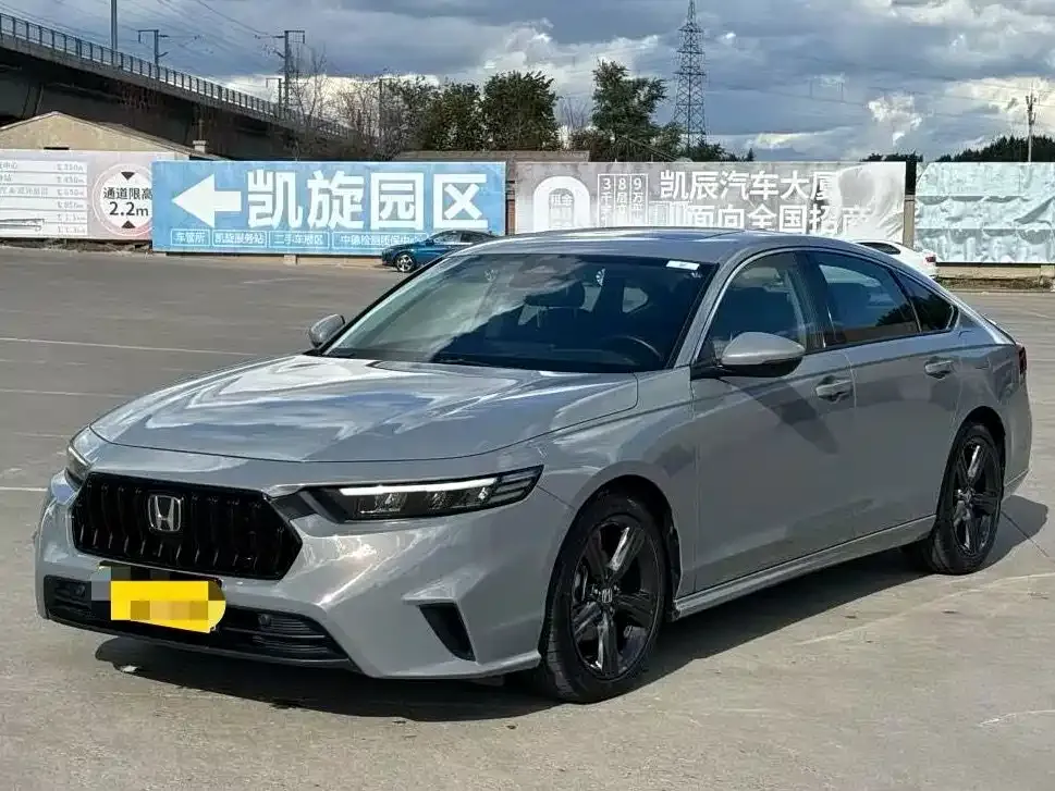 Honda Inspire — фото 1