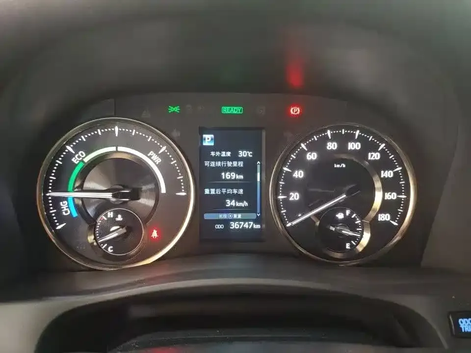 Toyota Alphard — фото 6