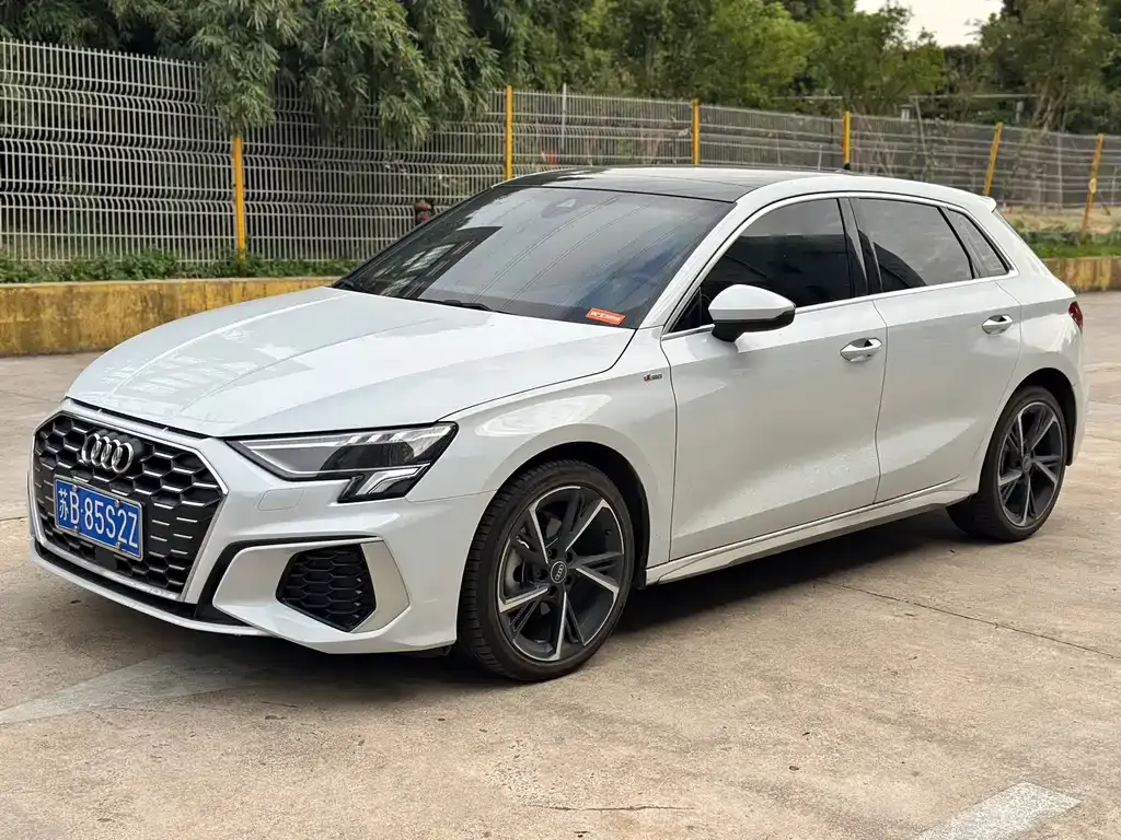 Audi A3 — фото 1